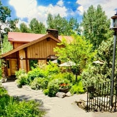 Spacious Mountain Getaway, Trails Rest