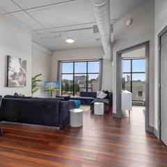 Luxury Apartment w/ City Views - Leonard Building
