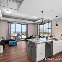 Waterfront Views Apartment - Leonard Building