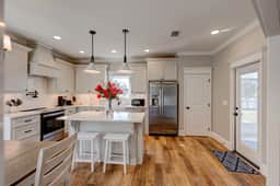Stunning Waterfront Retreat: Spacious 4BR/2BA Home - Image 5