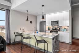 Waterfront Views Apartment - Leonard Building