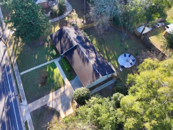 Charming 4BR/2BA Home -Fenced Yard & Fireplace! - Image 4