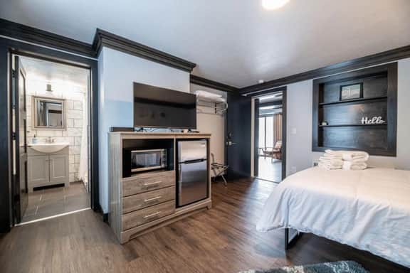 Queen Studio, Ground Floor Near Downtown Muskegon