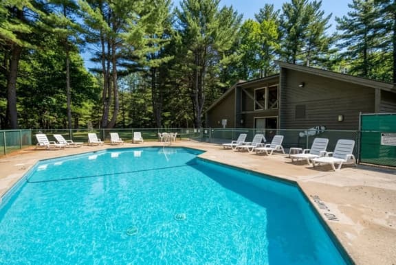 2 Bedroom Condo in the Woods Pool Beach Skiing