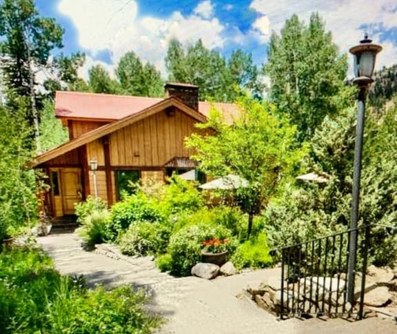 Spacious Mountain Getaway, Trails Rest