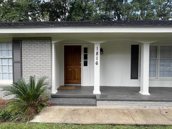 Spacious Updated Ranch w/ Fireplace and Firepit