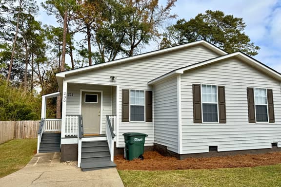 Mimosa Stay Cottage - Thomasville Relax and Play