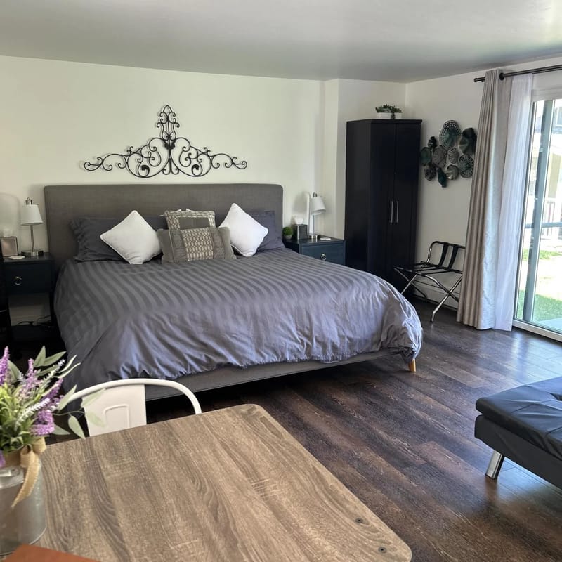 Riverside Mountain Retreat