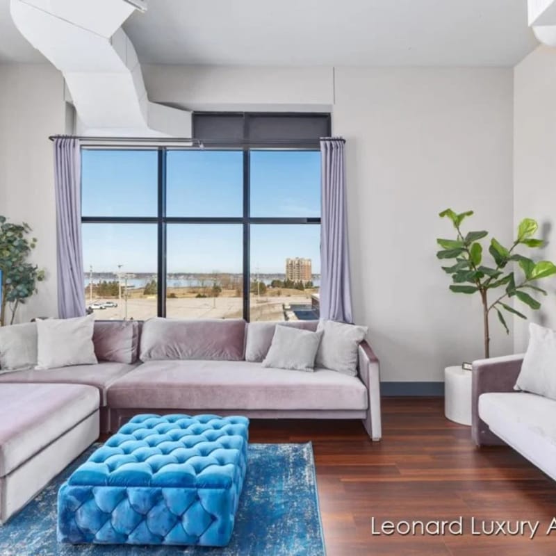 Modern Corner Luxury Apartment - Leonard Building