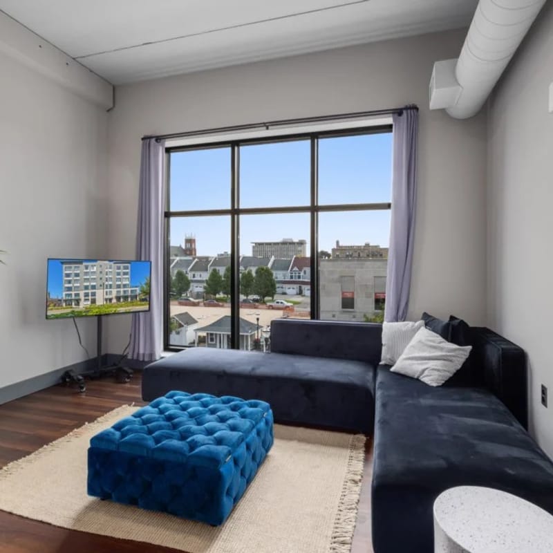 Luxury Apartment w/ City Views - Leonard Building